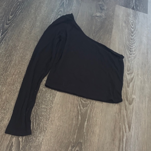 Garage one sleeve shoulder crop top - Picture 1 of 4